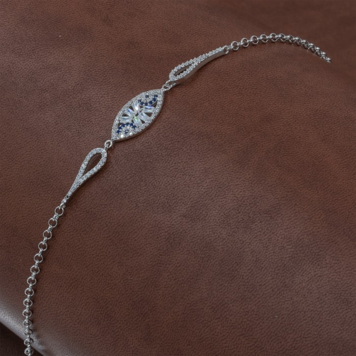 Silver Bracelet for Women with Iconic Oval Circular Design and Zircon Stones