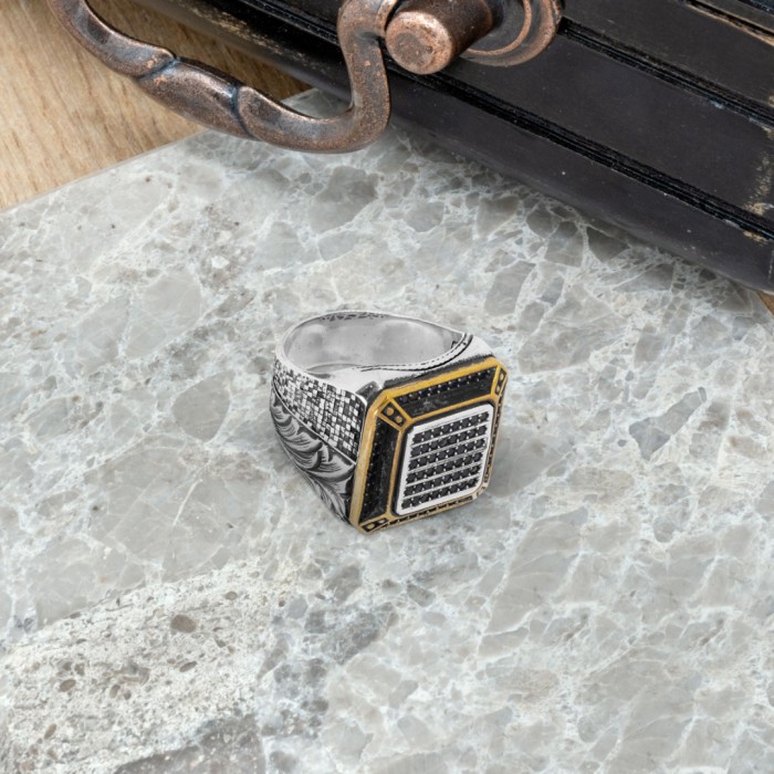 Exquisite Silver Ring with Intricate Engravings and Zircon Stone Accents